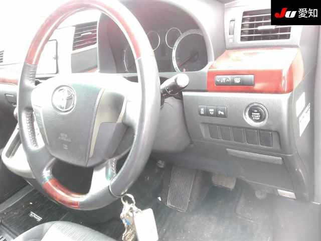 TOYOTA ALPHARD 2009