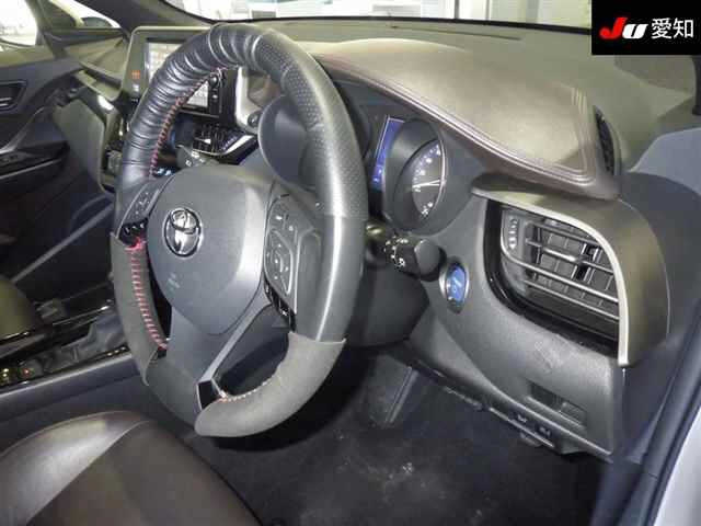 TOYOTA C-HR 2017