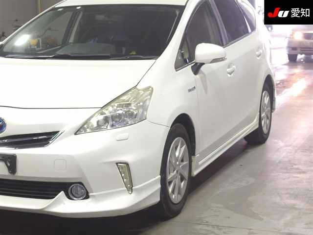 TOYOTA PRIUS ALPHA 2012