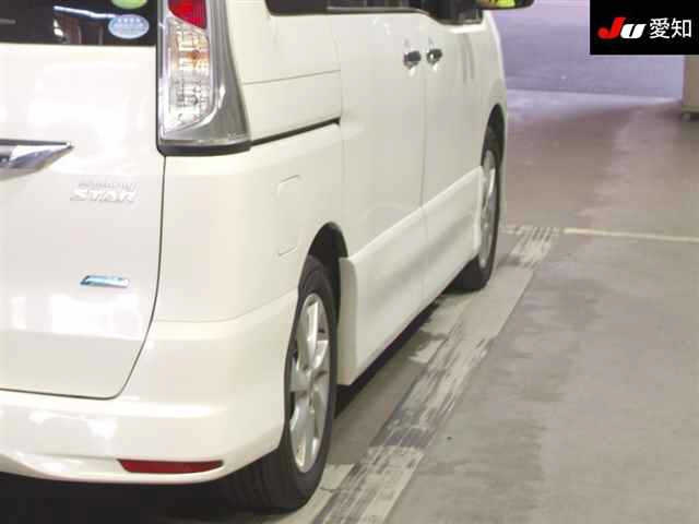 NISSAN SERENA 2012
