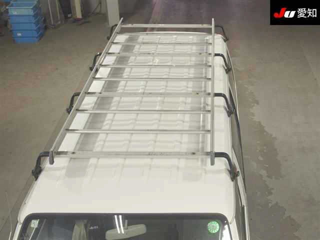 MAZDA BONGO VAN 2010