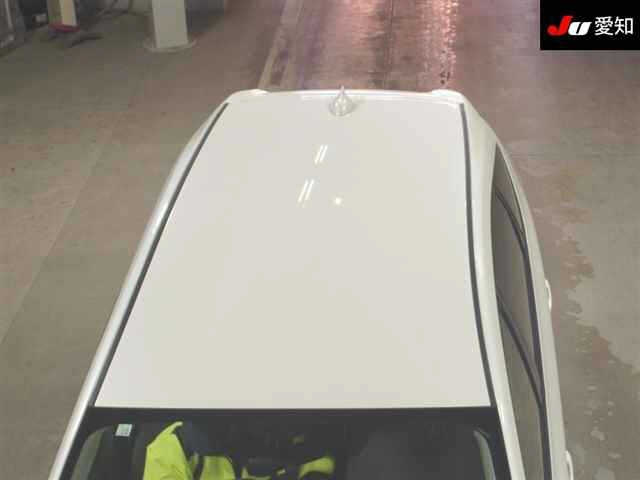 TOYOTA PRIUS ALPHA 2012