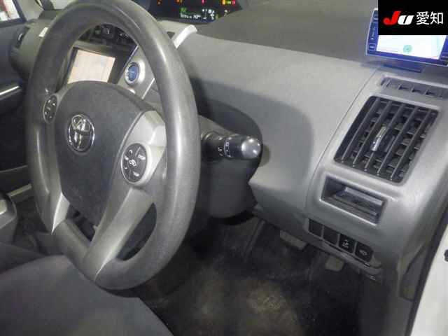 TOYOTA PRIUS ALPHA 2012