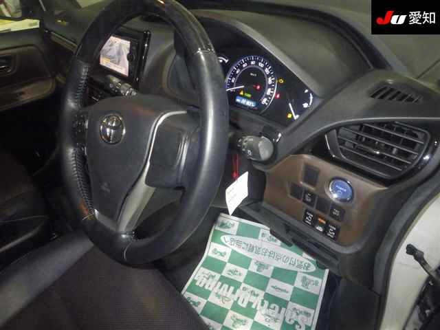 TOYOTA ESQUIRE 2015