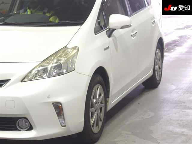 TOYOTA PRIUS ALPHA 2014