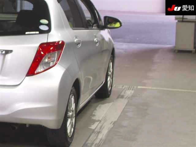 TOYOTA VITZ 2012