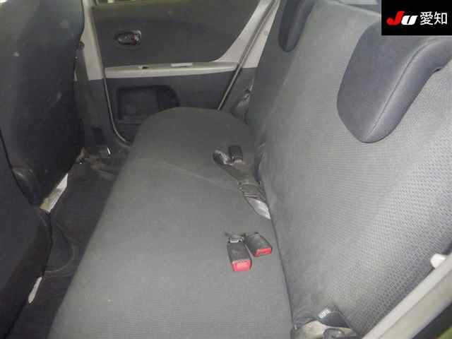 TOYOTA VITZ 2010