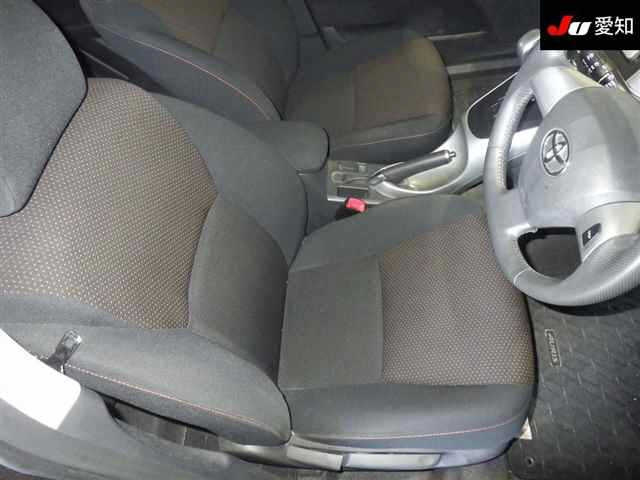 TOYOTA AURIS 2010