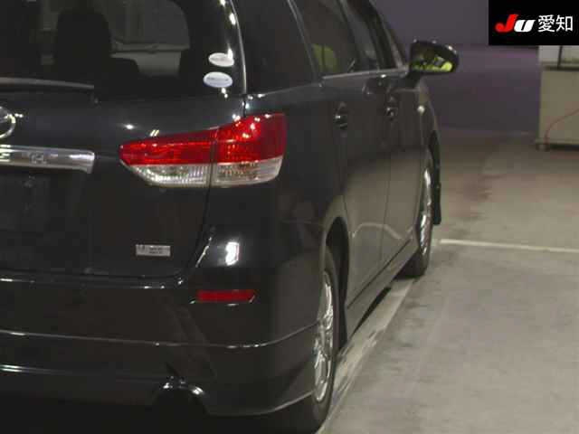 TOYOTA WISH 2011
