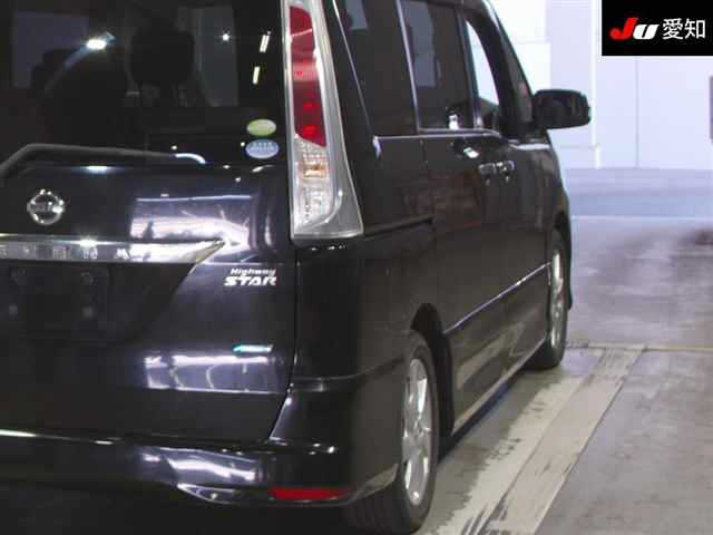 NISSAN SERENA 2011