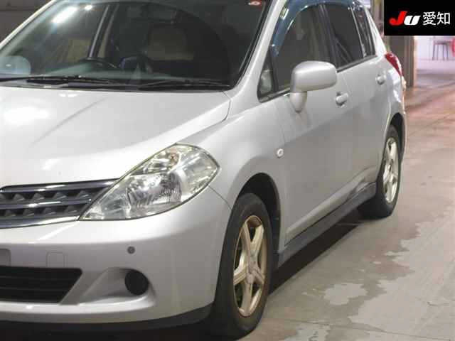 NISSAN TIIDA 2010