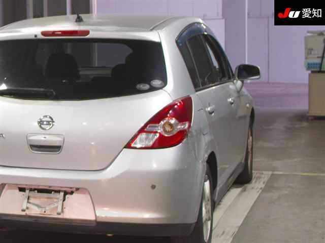 NISSAN TIIDA 2010