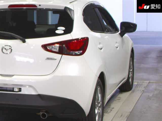 MAZDA DEMIO 2016