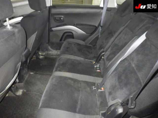 MITSUBISHI OUTLANDER 2011