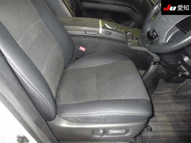 TOYOTA ESTIMA HYBRID 2013