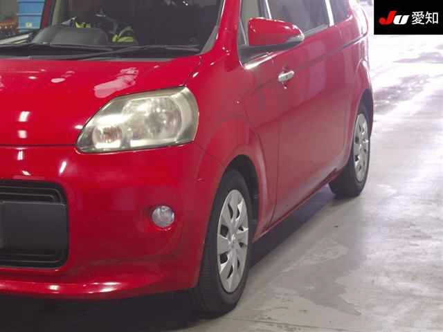 TOYOTA PORTE 2012