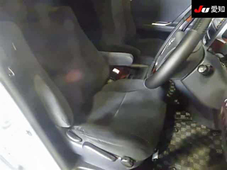 TOYOTA VELLFIRE 2011