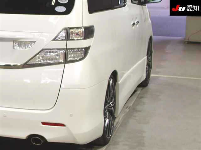 TOYOTA VELLFIRE 2011