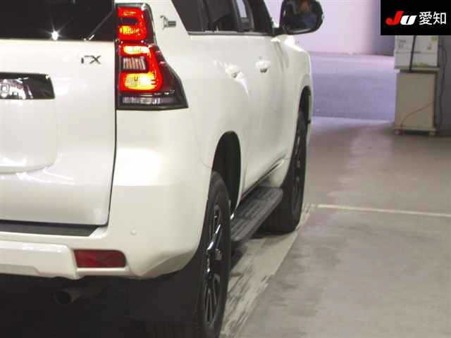 TOYOTA LAND CRUISER PRADO 2022
