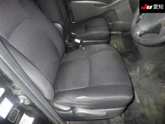 TOYOTA ISIS 2010