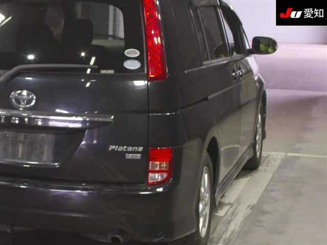 TOYOTA ISIS 2010