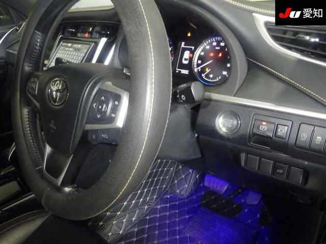 TOYOTA HARRIER 2019