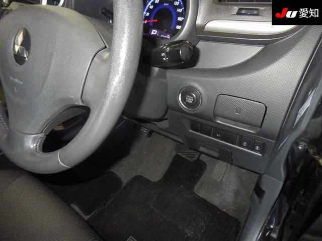 MITSUBISHI DELICA D2 2011