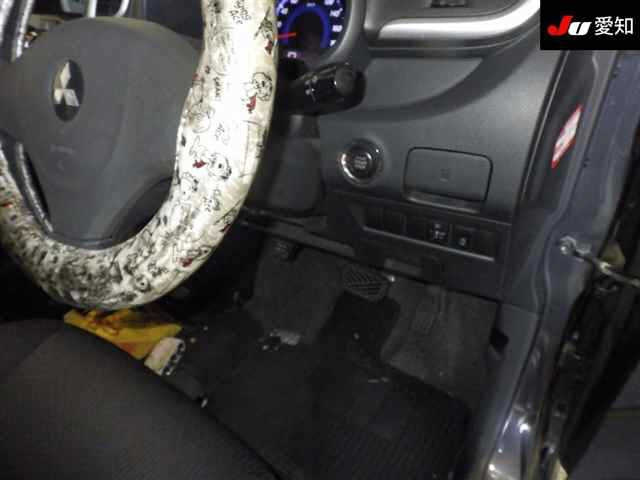 MITSUBISHI DELICA D2 2013