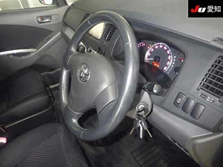 TOYOTA ISIS 2008