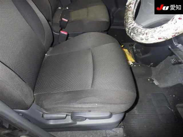 MITSUBISHI DELICA D2 2013