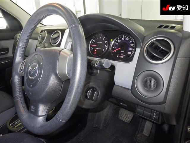 MAZDA VERISA 2010
