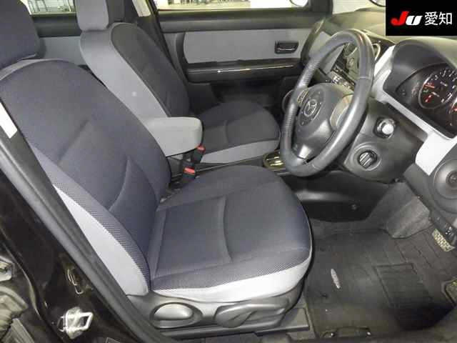 MAZDA VERISA 2010