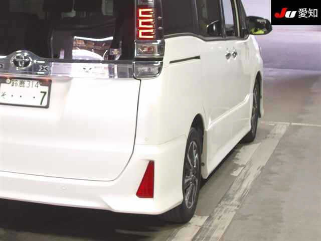 TOYOTA VOXY 2020