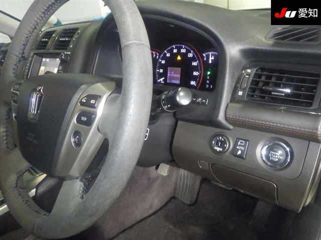 TOYOTA CROWN 2011