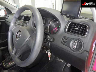 VOLKSWAGEN POLO 2016