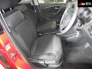 VOLKSWAGEN POLO 2016