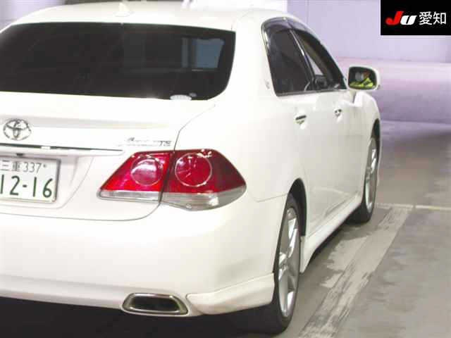 TOYOTA CROWN 2011