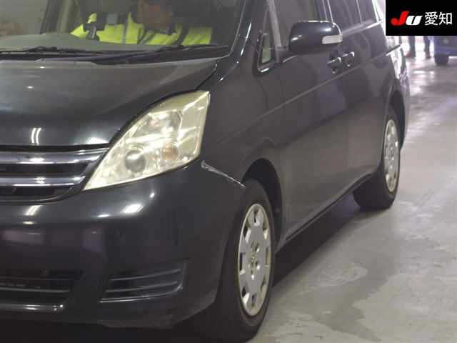 TOYOTA ISIS 2010