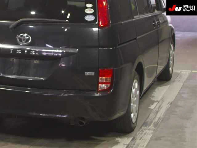 TOYOTA ISIS 2010