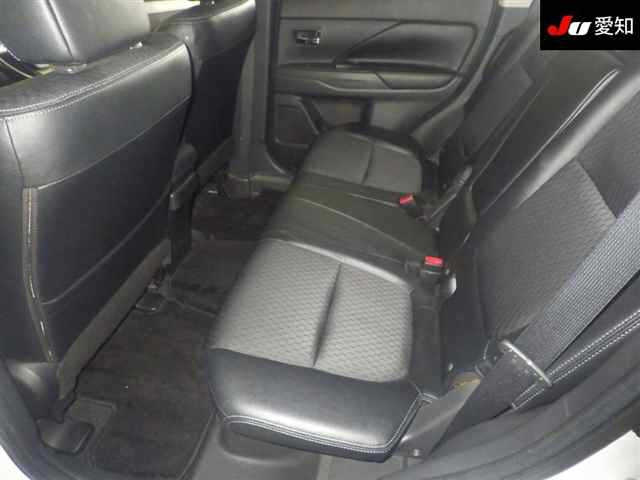 MITSUBISHI OUTLANDER PHEV 2014