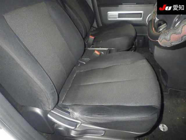 MITSUBISHI DELICA D5 2012