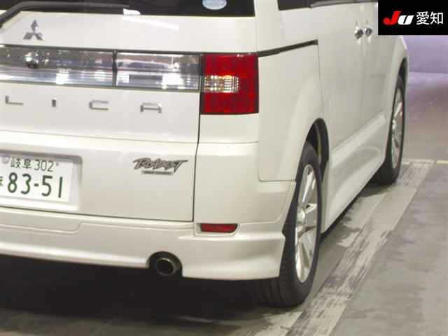 MITSUBISHI DELICA D5 2012