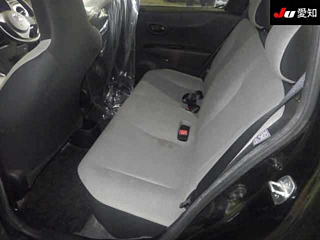 TOYOTA VITZ 2011