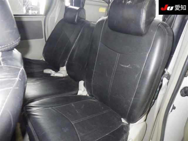 TOYOTA NOAH 2009