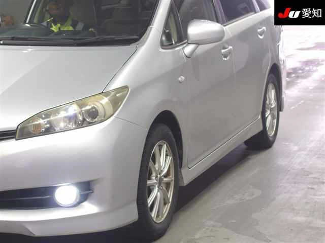 TOYOTA WISH 2009