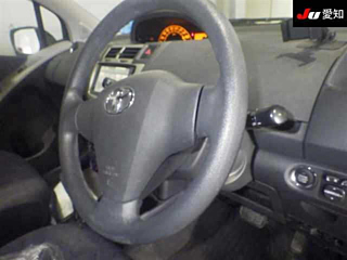 TOYOTA VITZ 2008