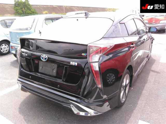 TOYOTA PRIUS 2016