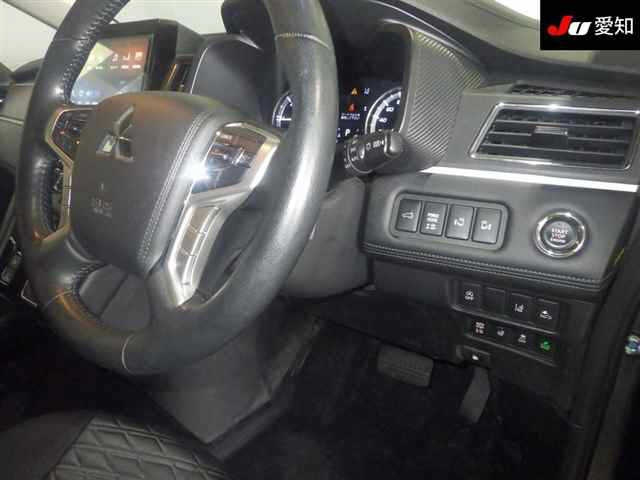MITSUBISHI DELICA D5 2022