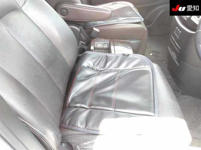 NISSAN ELGRAND 2010