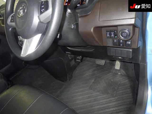 TOYOTA ROOMY 2017